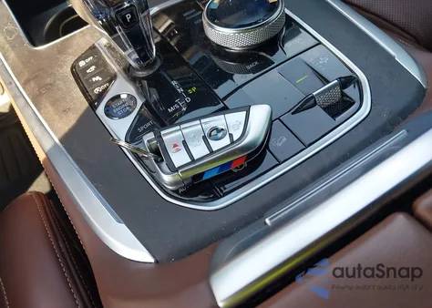 2020 BMW X7 xDrive40I z USA, uszkodzony, nr VIN 5UXCW2C0XL9D43211